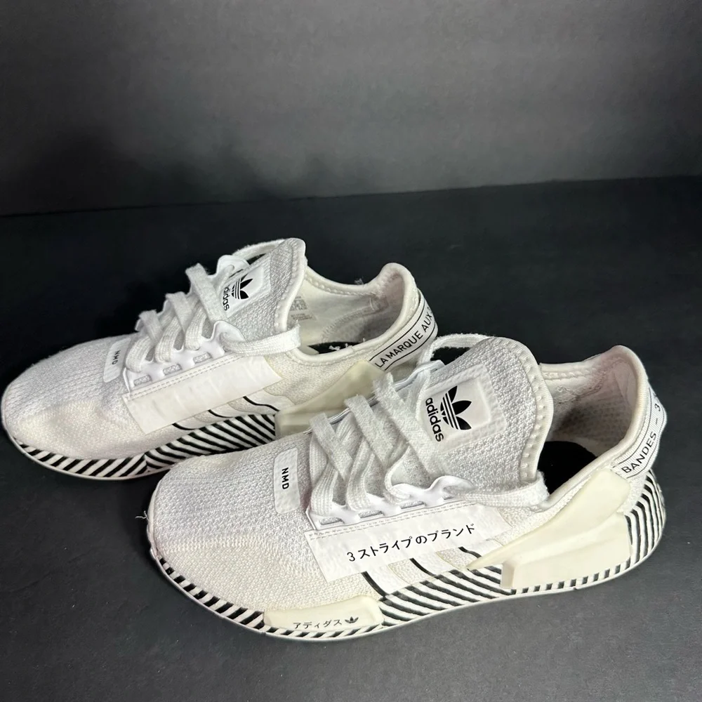 Adidas size 6 White NMD sneakers pre owned Exellent condition.